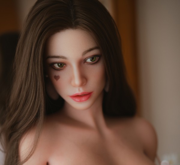 Sexpuppe Lina mit beweglichem Kiefer