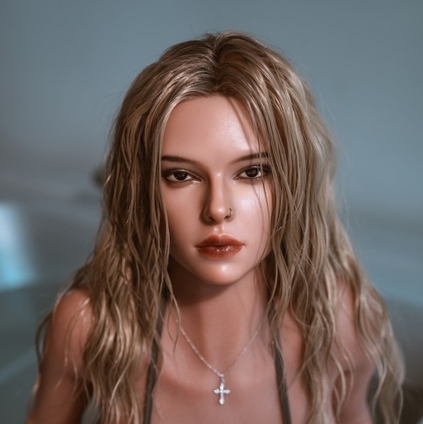 Silikon Sexpuppe Alaia