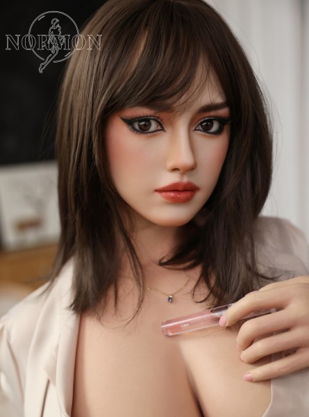 Silikon Sexpuppe Suki mit beweglichen Kiefer