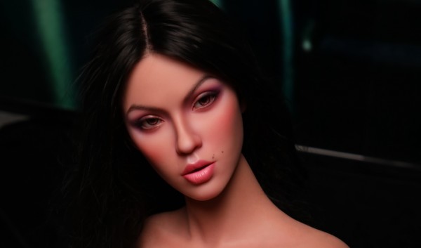 Silikon Sexpuppe Esmeralda